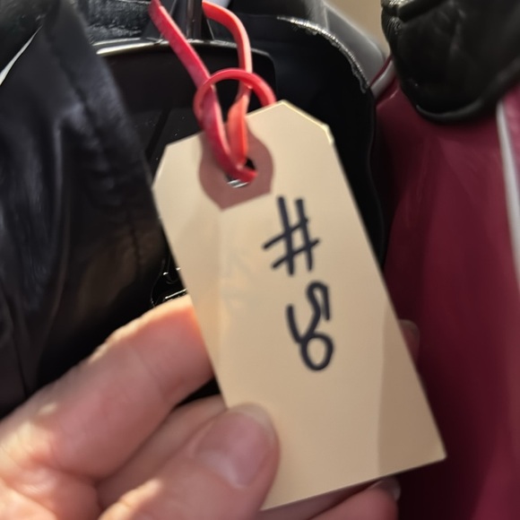 Danier Women's Sleeveless Black Leather Zippered Vest - Picture 9 of 9